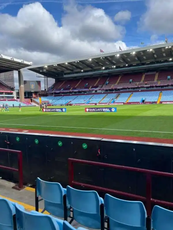 Trinity Road Stand - Block A3 es una zona económica para sentarse.